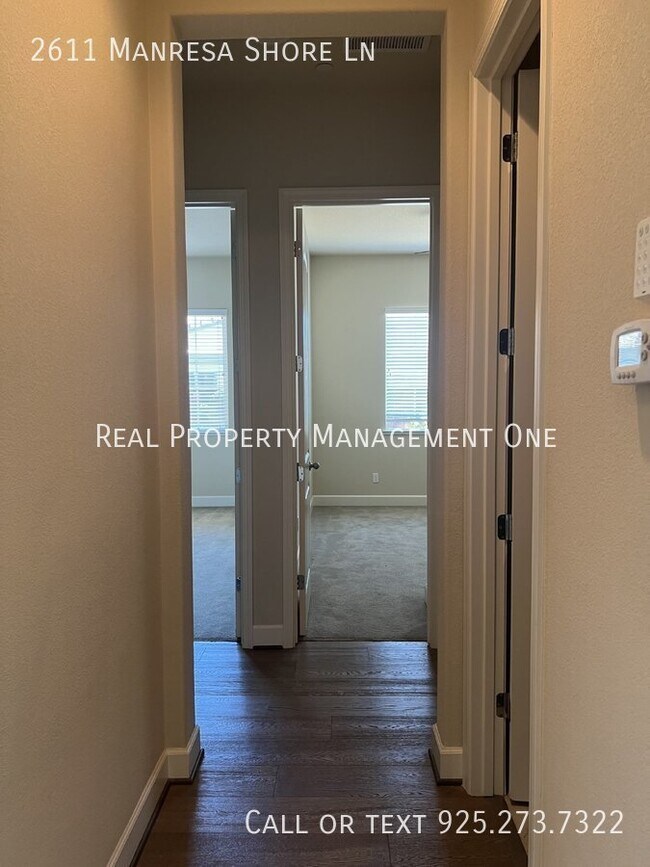 Building Photo - 2611 Manresa Shore Ln