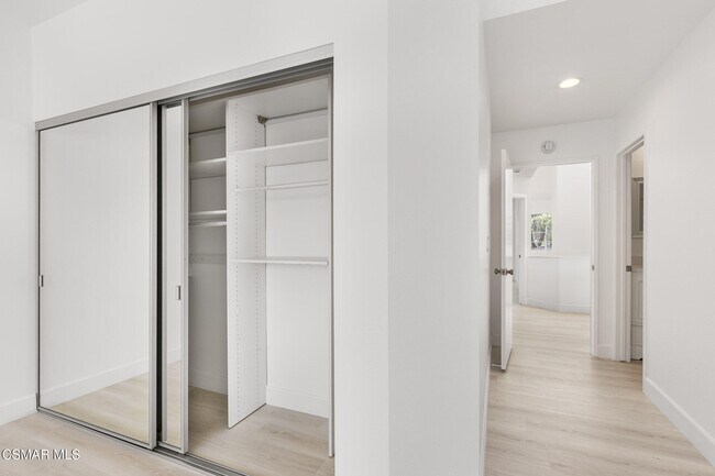 Building Photo - 4220 Lost Hills Rd