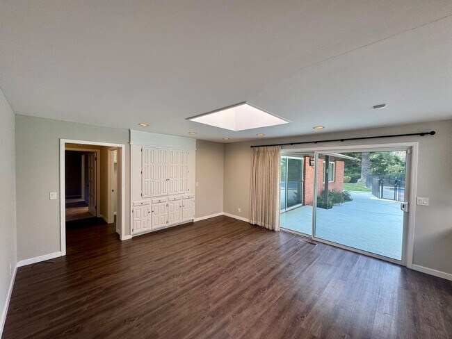 Building Photo - Spacious Single Level Home with Swimming Pool in Alamo Available Now!