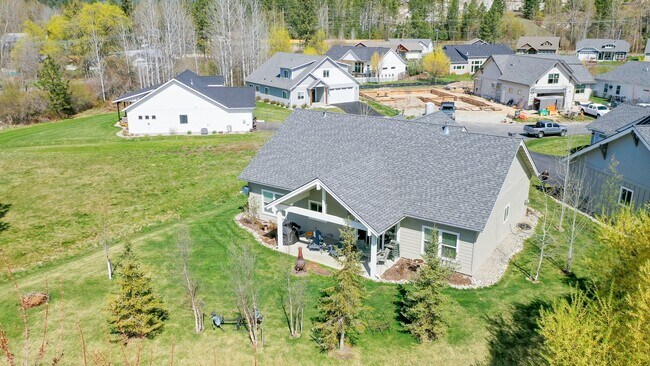Building Photo - Beautiful Dover Bay Home