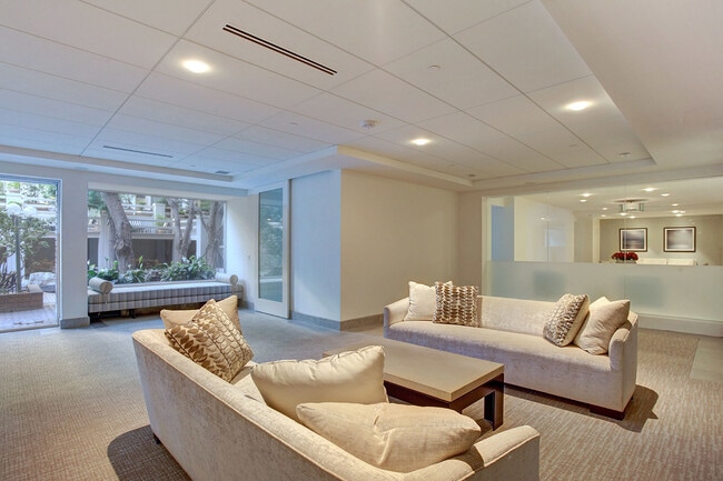 Building Photo - 1440 Veteran Ave