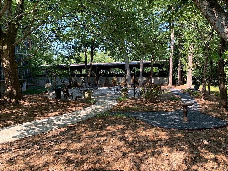 Outdoor area - 3060 Pharr Court North NW