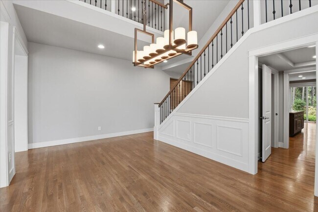 Building Photo - 4bd/4.5ba Sammamish Home