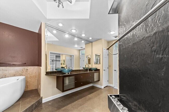 Building Photo - 8761 The Esplanade