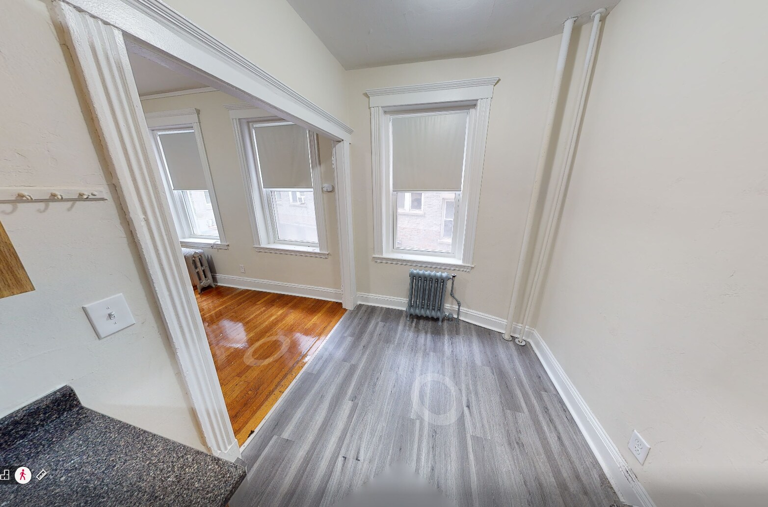 Building Photo - 425 Park Dr