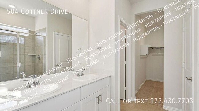 Building Photo - 504 Cottner Dr