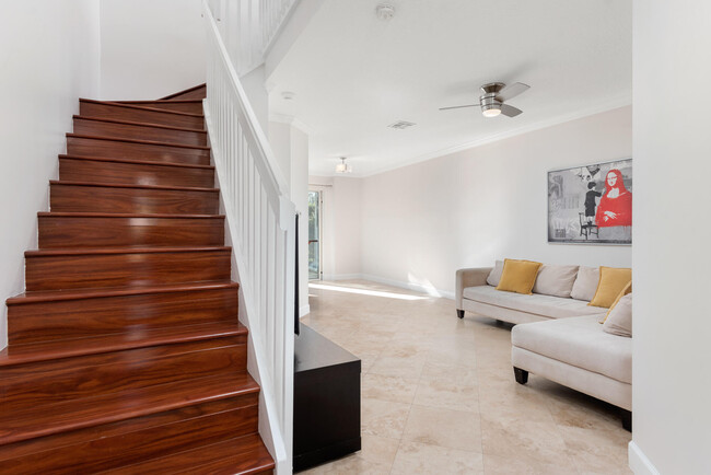 Building Photo - 774 Seaview Dr