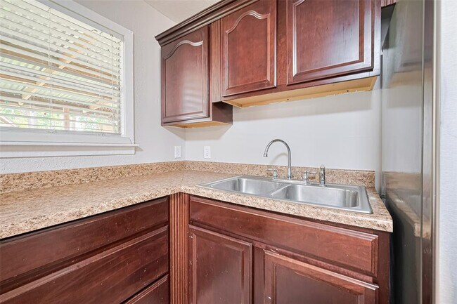 Building Photo - 3323 Suiter Way