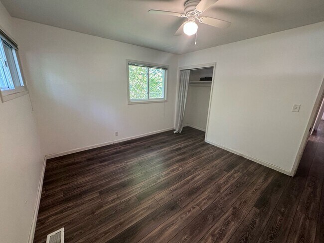 Building Photo - SPACIOUS HOME IN TRAVERSE CITY LOCATED NEAR NMC & EAST BAY