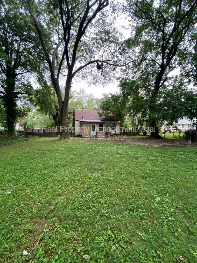 Building Photo - 117 Semple Rd