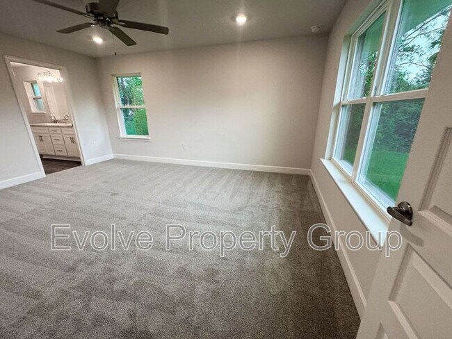 Building Photo - 31 Westridge Ln