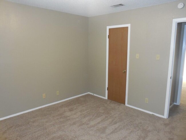 Building Photo - AUS8108 Dunn