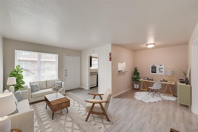 Building Photo - 1521 Sherwood Forest St