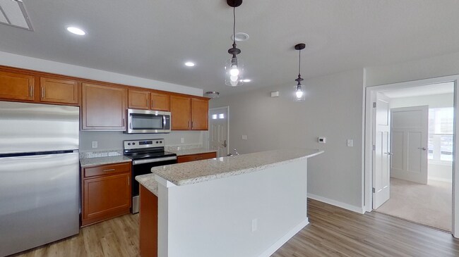 Building Photo - Like New Condo Style Lower 2 Bedroom 2 Bathroom plus Den Apartment