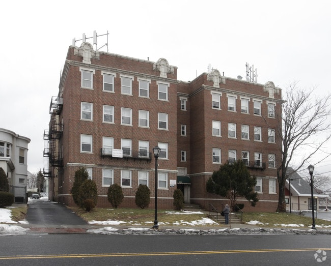 Primary Photo - 1011 E Jersey St