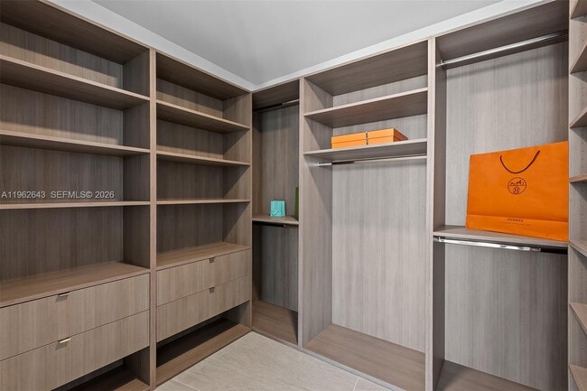 Building Photo - 851 NE 1st Ave