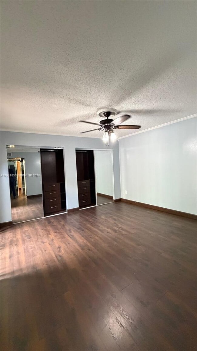 Building Photo - 2450 W 67th Pl