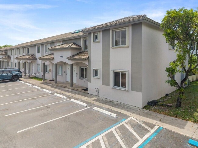 Building Photo - 5605 NW 109th Ave