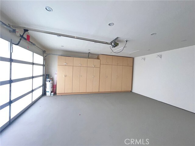 Building Photo - 881 Harrington Rd