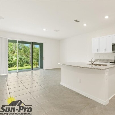 Building Photo - 113 Maya Way