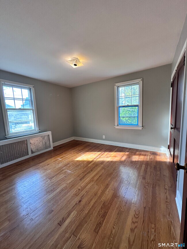 Building Photo - 124 Harborview Ave
