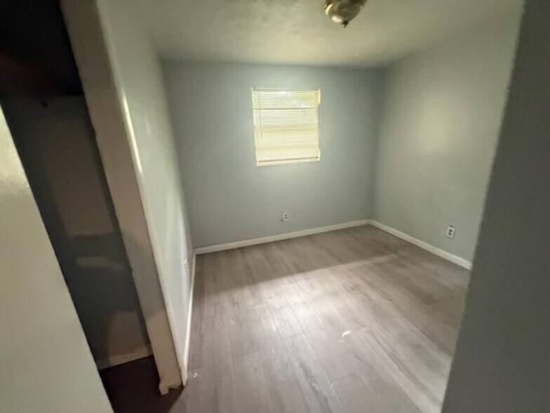 Building Photo - 2693 W 25th St