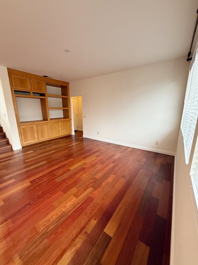 Building Photo - 4 Bed/3 Bath Home for Rent in Carmel Valley!