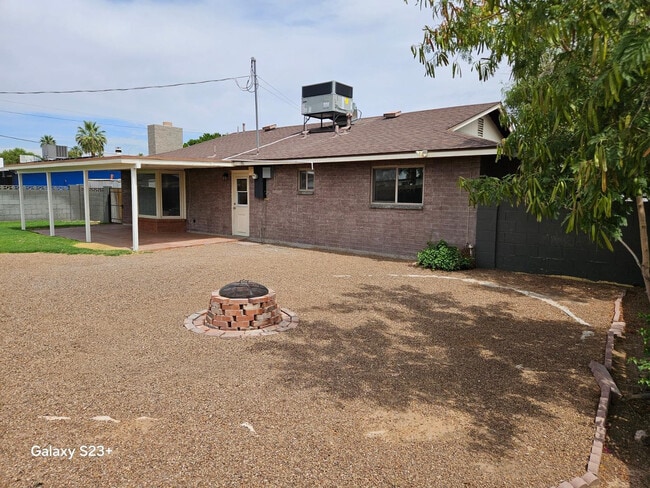 Building Photo - 531 E Laguna Dr