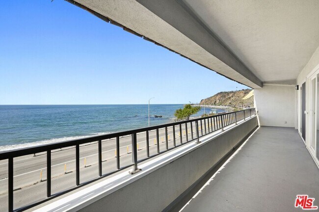 Building Photo - 18000 Coastline Dr