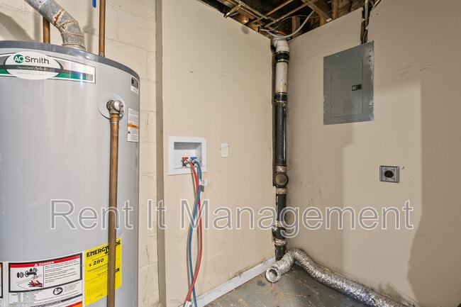 Building Photo - 3314 Franklin St