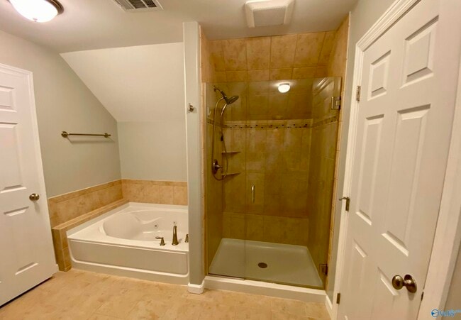 Building Photo - 1111 Pegasus Dr NW