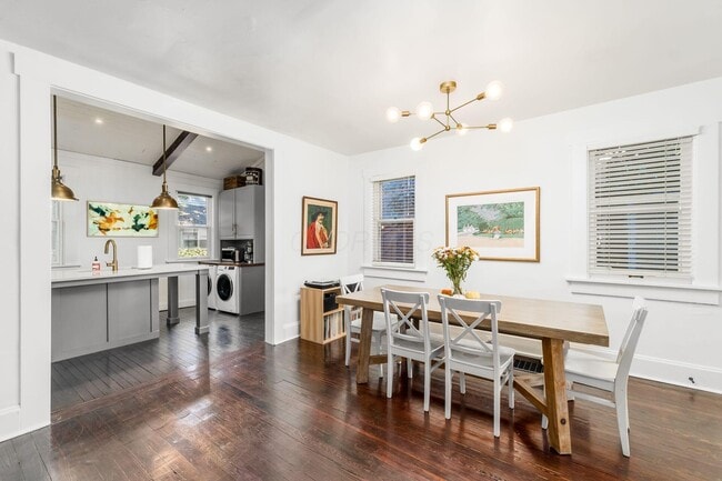 Building Photo - 745 Mohawk St