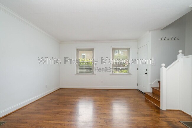Building Photo - 564 Wakefield Dr