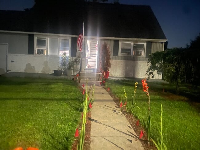 Building Photo - 3403 Weidner Ave