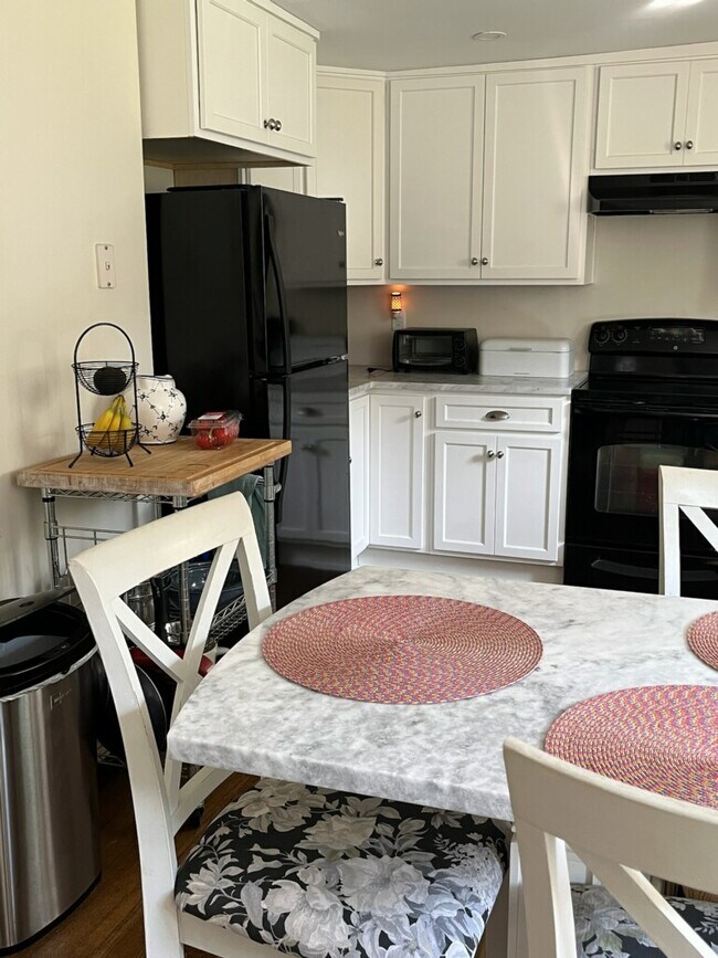 Building Photo - 592 Long Pond Rd