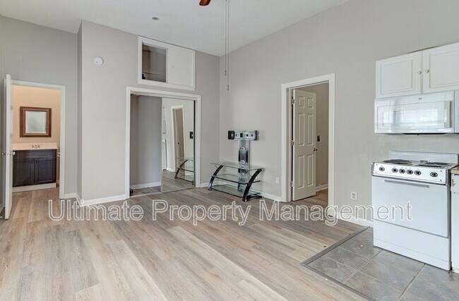 Building Photo - 5746 Marguerite Dr