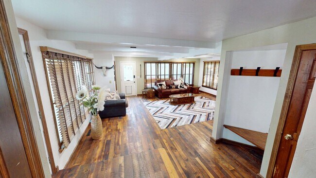 Building Photo - 1625 N Union St