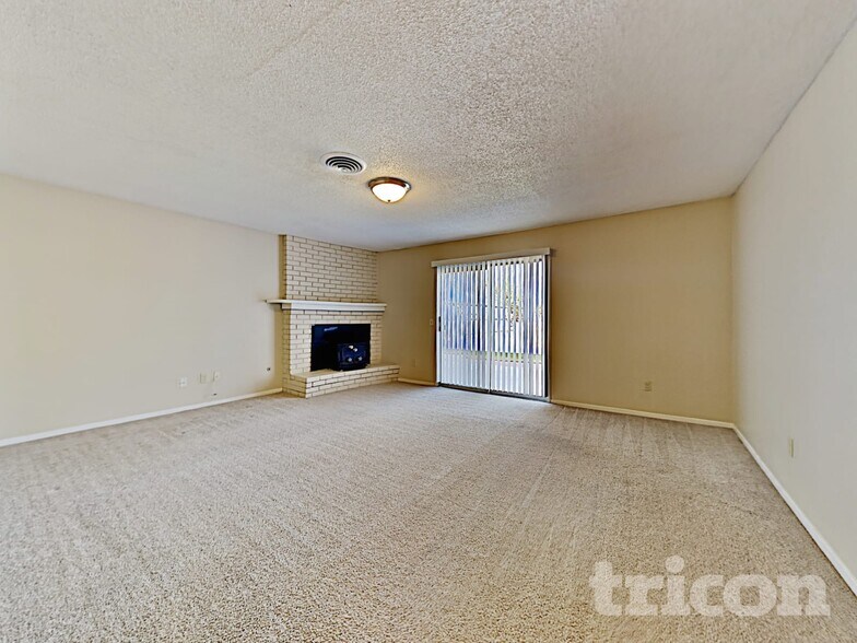 Building Photo - 619 E 24th St