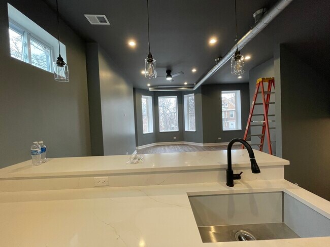 Building Photo - 1531 S Harding Ave