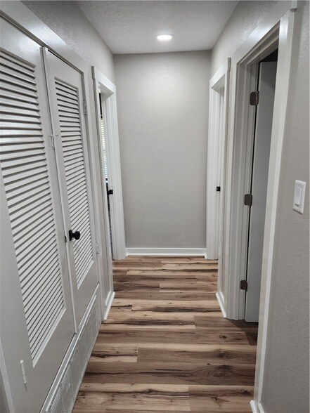 Building Photo - 12877 E State Hwy 21