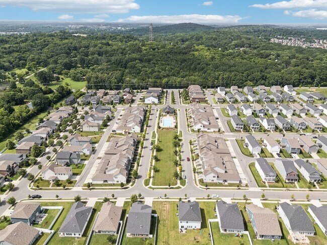 Building Photo - Clover Glen Rental