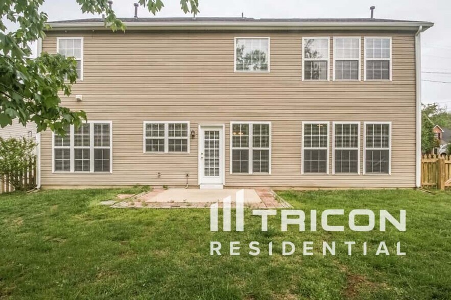 Building Photo - 2146 Ponty Pool Dr
