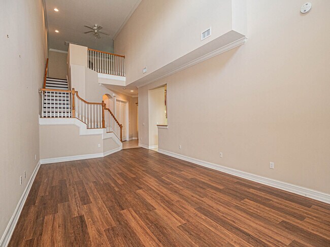Building Photo - 1875 Bridgepointe Cir