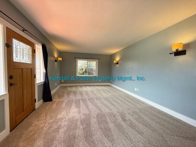 Building Photo - Quiet & Updated Watsonville Charmer 2 plus BR/1BA