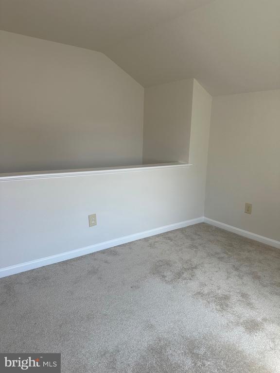 Building Photo - 560 Colecroft Ct
