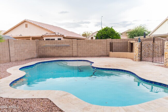 Building Photo - 2388 S Sycamore Pl