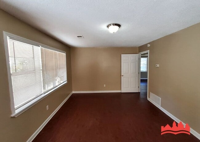 Building Photo - 426 Delta Rd