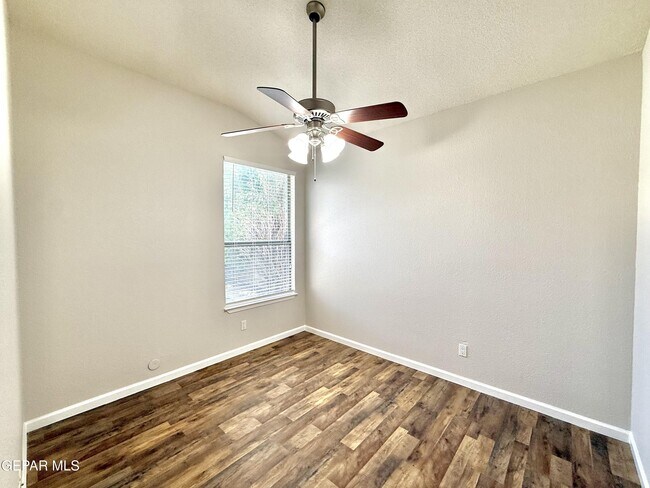 Building Photo - 12749 Tierra Salas Dr