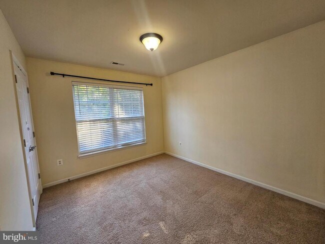 Building Photo - 6125 Hot Spring Ln