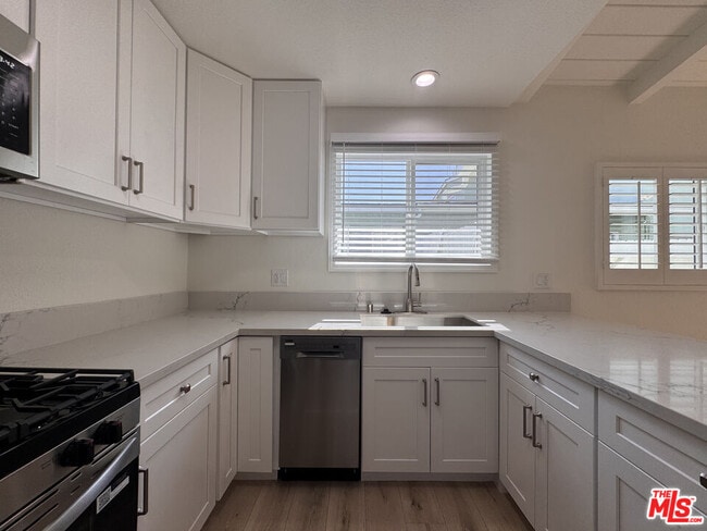 Building Photo - 12001 Sylvester St